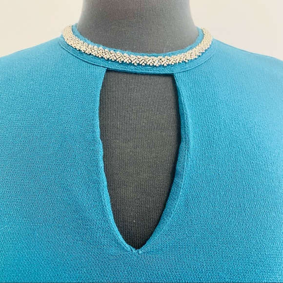 Black swan tunic with embellished collar - Picture 2 of 3